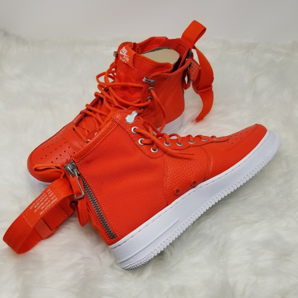 Nike SF Air Force 1 MID Mens Fashion Sneaker - NWOT